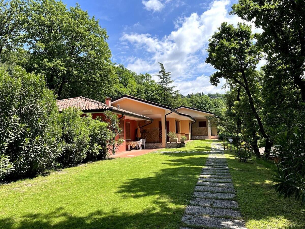 Residence Casa Adriana Costermano sul Garda Exterior foto